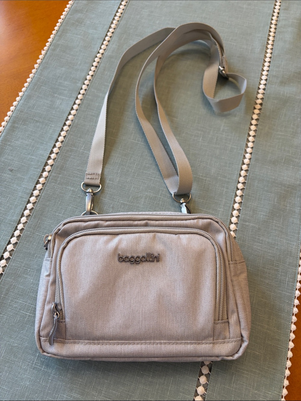 Baggallini Taupe Beige Crossbody Bag
